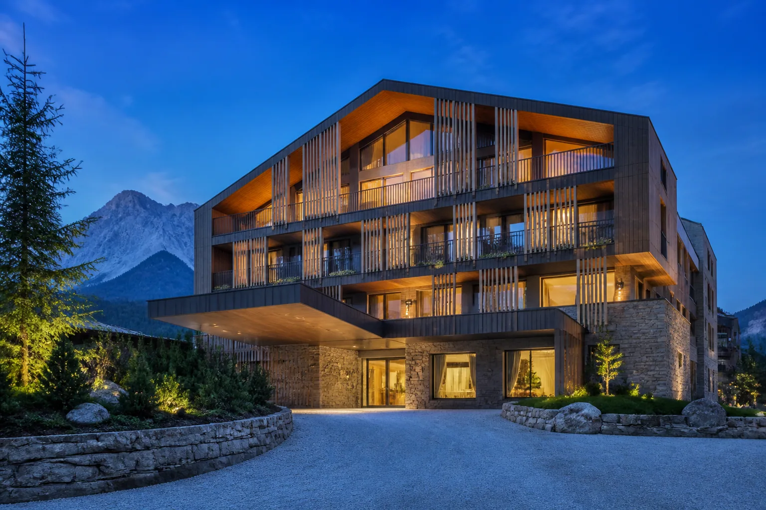Hotel contemporaneo nel paesaggio alpino del Trentino